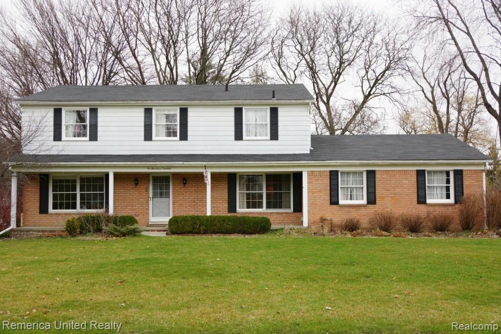 29700 Fox Grove Road Farmington Hills, MI 48334 - Photo 1 of 48