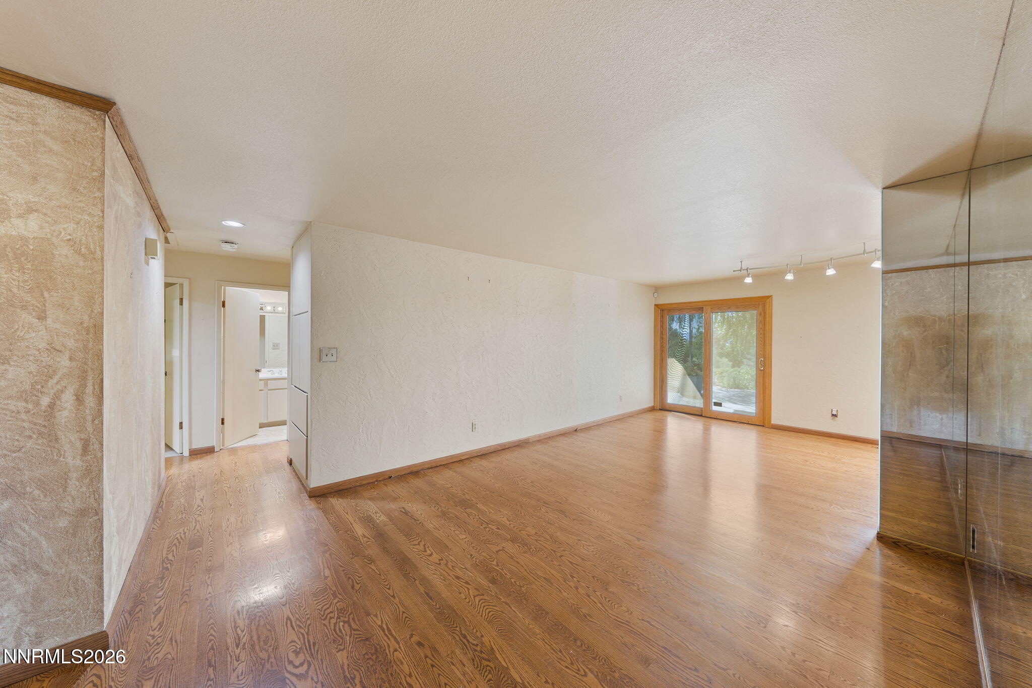 2230 King Edward Drive Reno, NV 89503 - Photo 7 of 51 9-web-or-mls-A7V05009