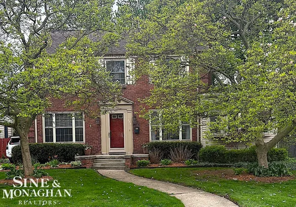 $535,000 | 835 Lakepointe Street, Grosse Pointe, MI 48230