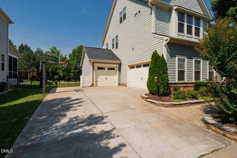$899,900 | 124 Restonwood Drive, Apex, NC 27539