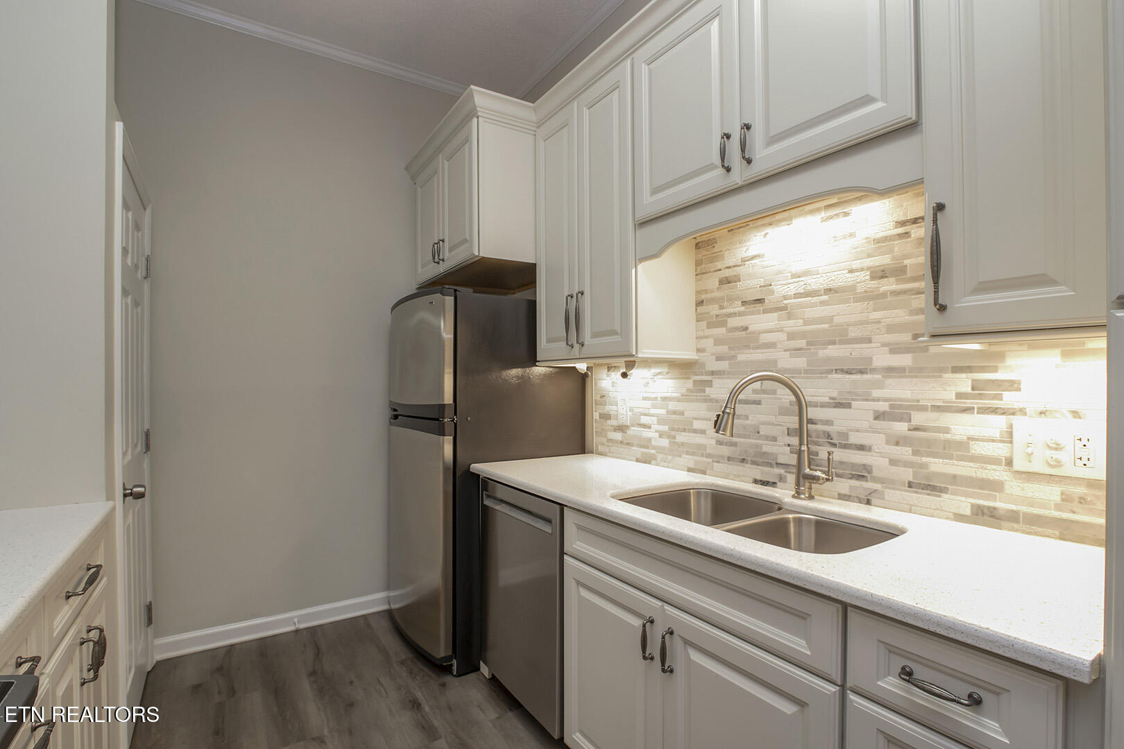 125 Blue Ridge Court Oak Ridge, TN 37830 - Photo 15 of 39 18_BlueRidgeCourt_125_Kitchen01
