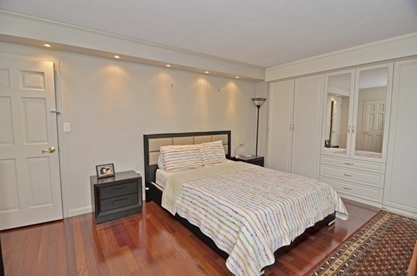 2 Hawthorne Place, Unit 2N Boston, MA 02114 - Photo 7 of 11