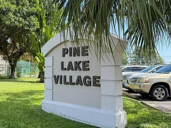 $1,950 | 8881 Fontainebleau Boulevard, Unit 107, Miami, FL 33172