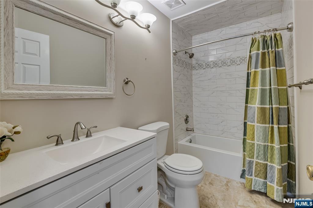 430 Poets Way, Unit 430 Mahwah, NJ 07430 - Photo 22 of 26