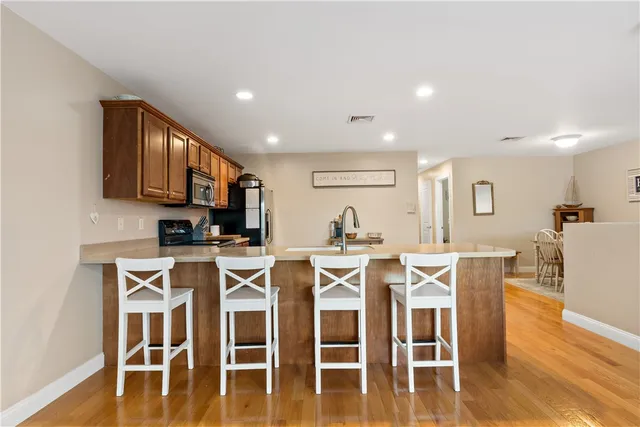 $385,000 | 667 Metacom Avenue, Unit 14, Bristol, RI 02809