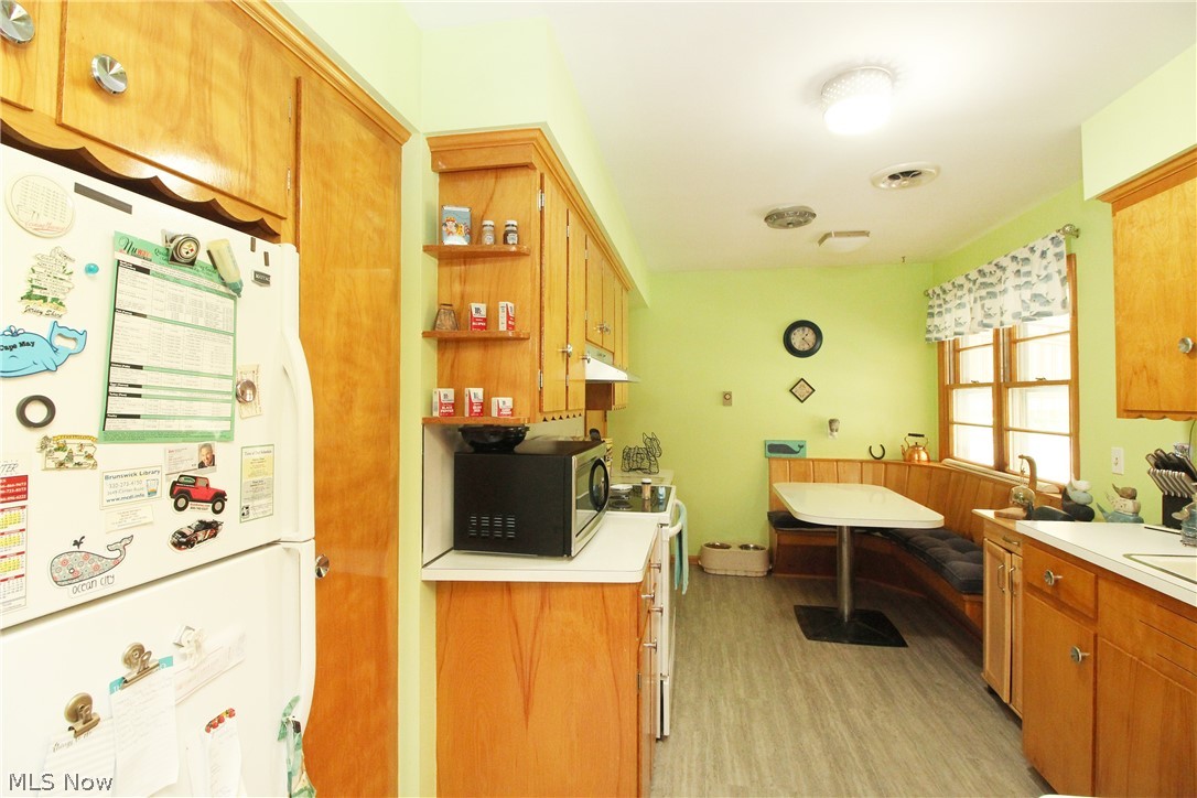 9858 Crow Road Litchfield, OH 44253 - Photo 10 of 22 Plenty of cabinet and counter space!
