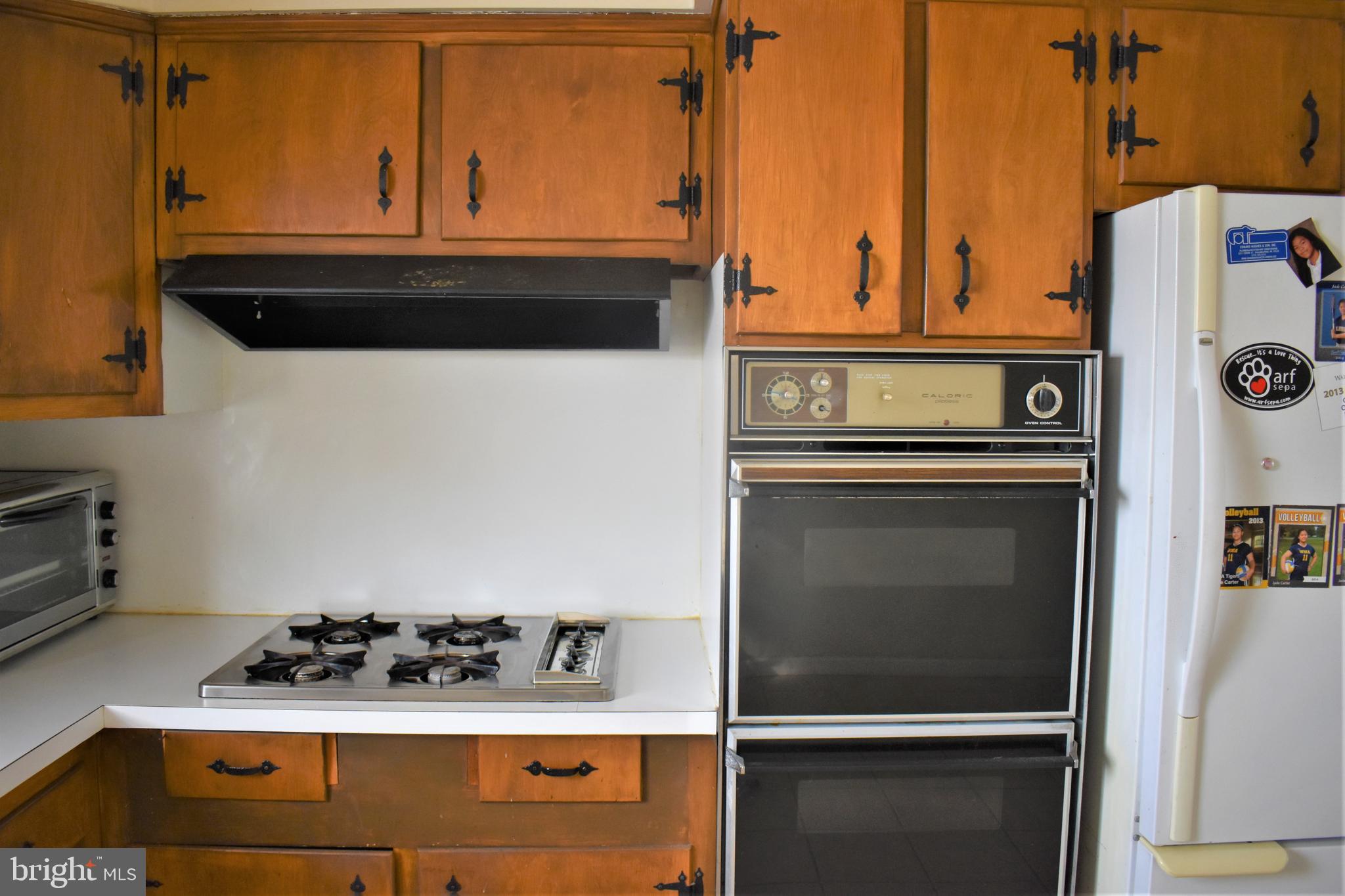 7436 Rhoads Street Philadelphia, PA 19151 - Photo 11 of 18 KITCHEN ANGLE 3