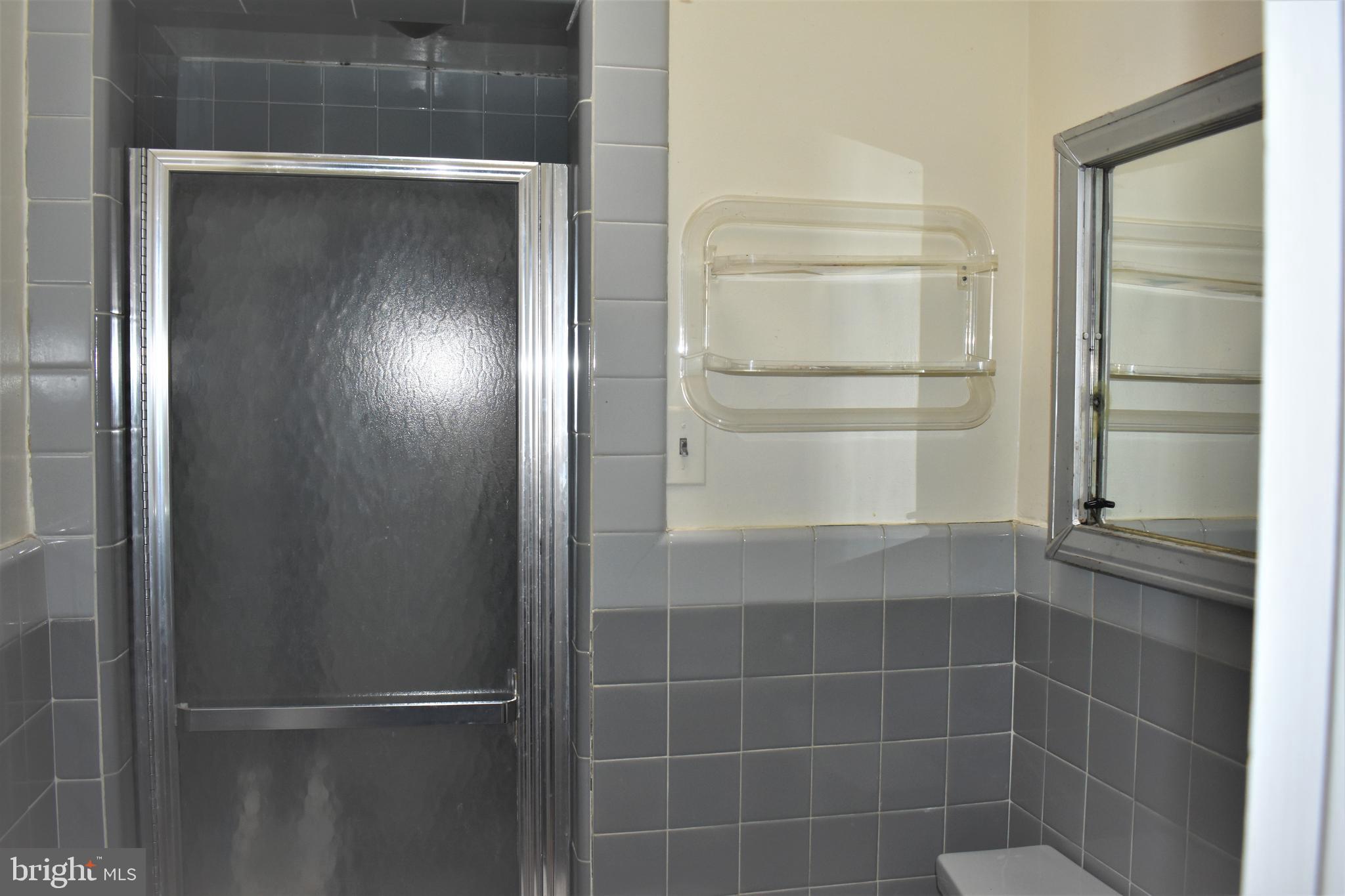 7436 Rhoads Street Philadelphia, PA 19151 - Photo 14 of 18 MASTERBED ROOM BATH