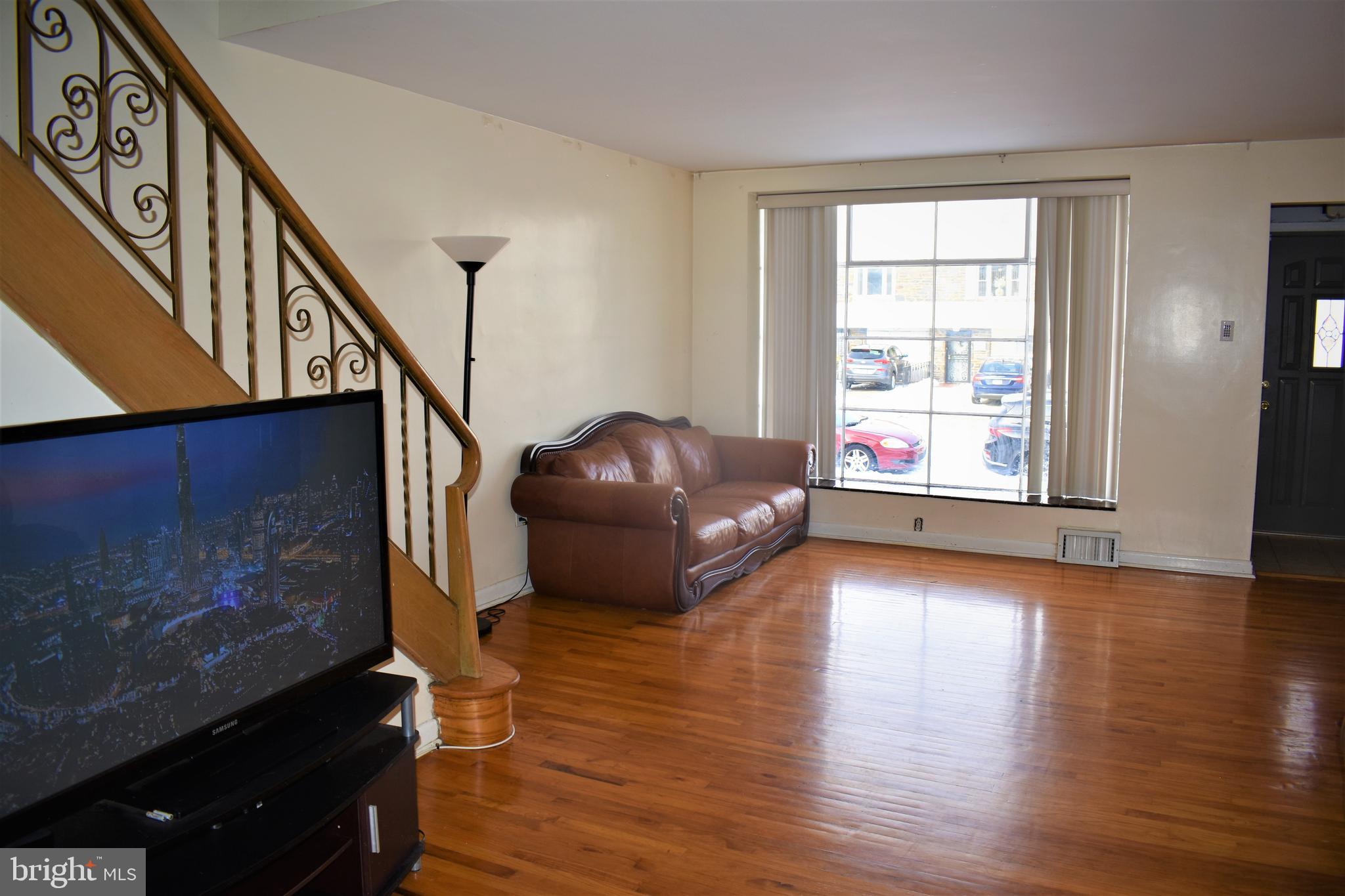 7436 Rhoads Street Philadelphia, PA 19151 - Photo 4 of 18 LIVING ROOM ANGLE 2