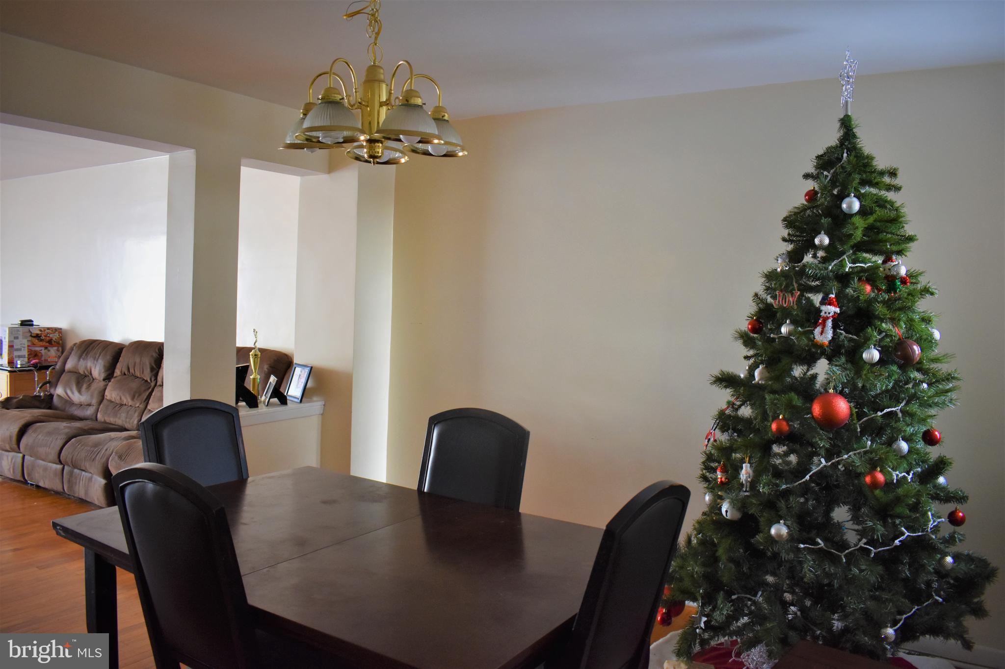 7436 Rhoads Street Philadelphia, PA 19151 - Photo 6 of 18 DINING ROOM