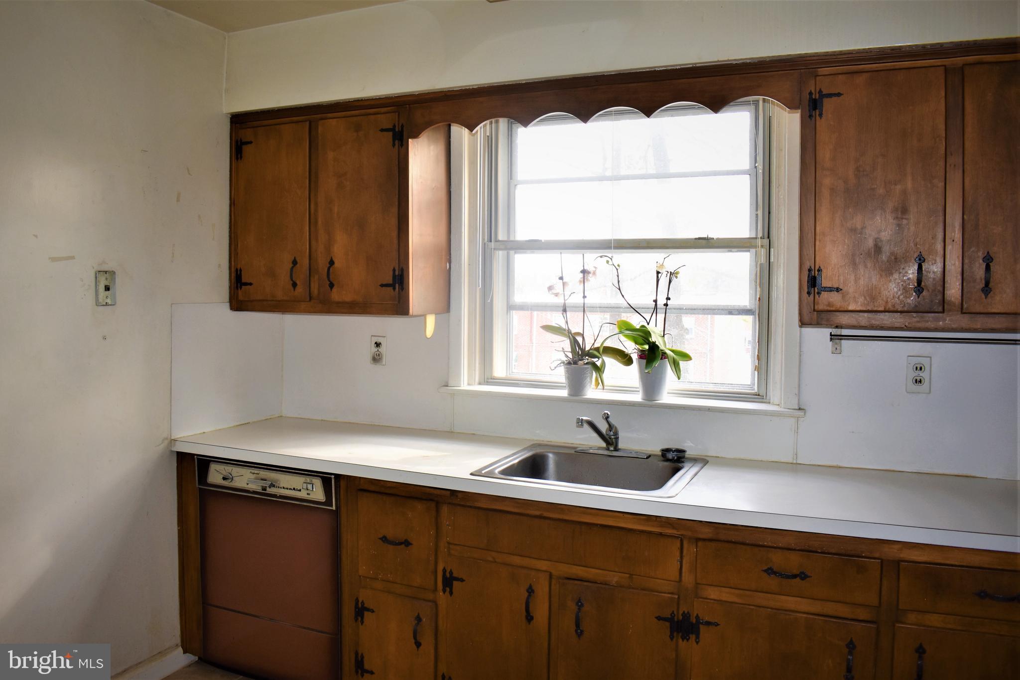 7436 Rhoads Street Philadelphia, PA 19151 - Photo 10 of 18 KITCHEN ANGLE 2