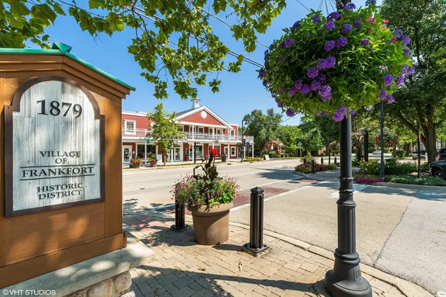 $799,900 | 9724 Folkers Drive, Frankfort, IL 60423