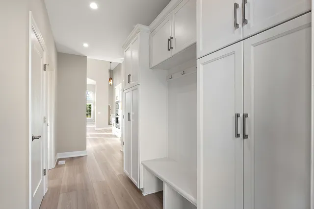 $799,900 | 9724 Folkers Drive, Frankfort, IL 60423