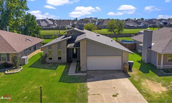 $215,000 | 107 South Parkridge Drive, Benton, LA 71006