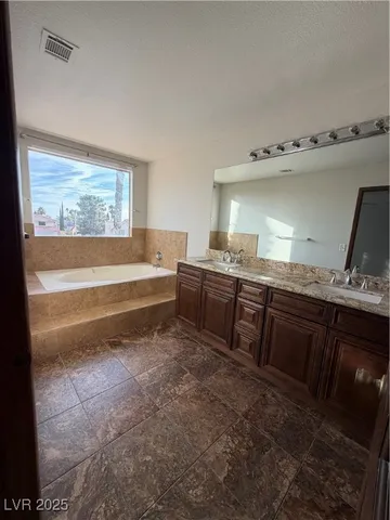 $2,600 | 3108 Waterview Drive, Las Vegas, NV 89117