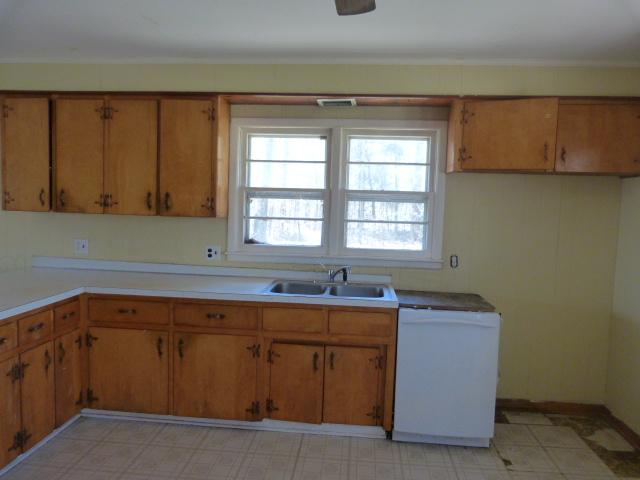 1801 Warren Road Manchester, TN 37355 - Photo 3 of 10