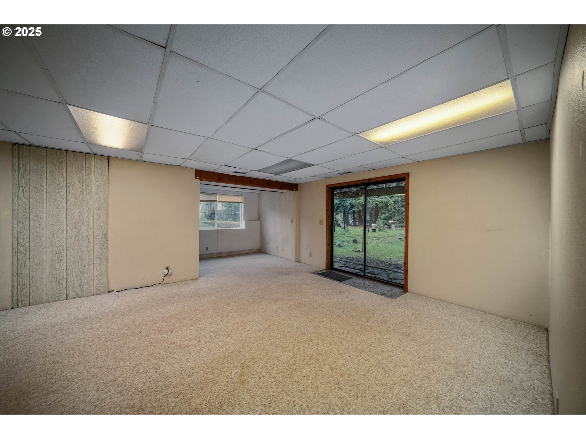 20125 McKillop Road Scotts Mills, OR 97375 - Photo 13 of 47 a view of an empty room with a window