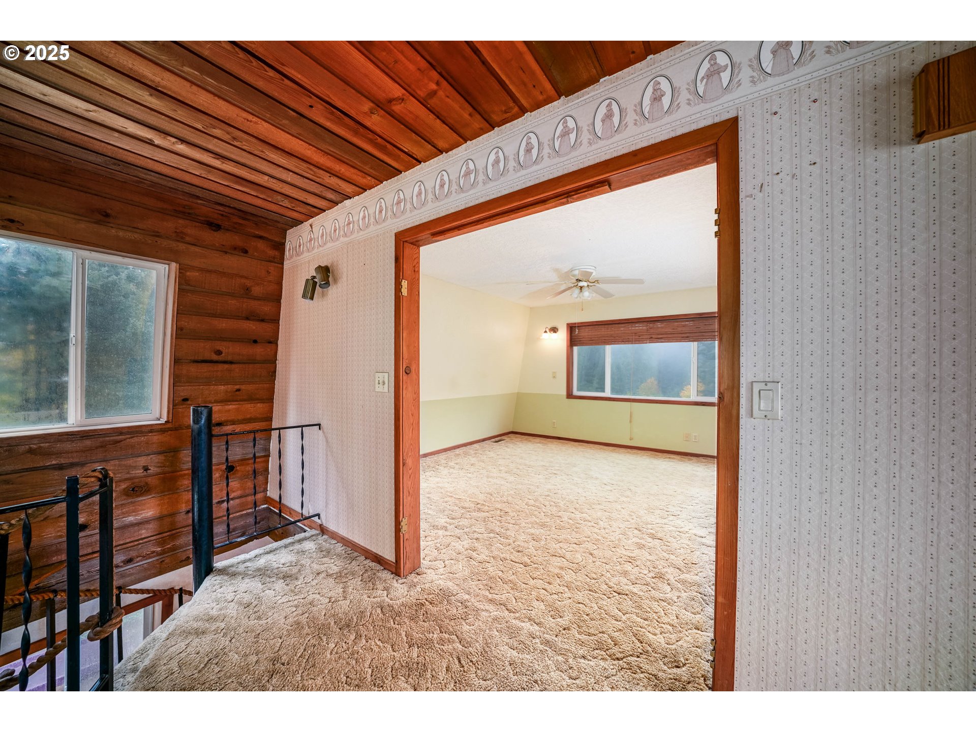 20125 McKillop Road Scotts Mills, OR 97375 - Photo 16 of 47 a view of an empty room