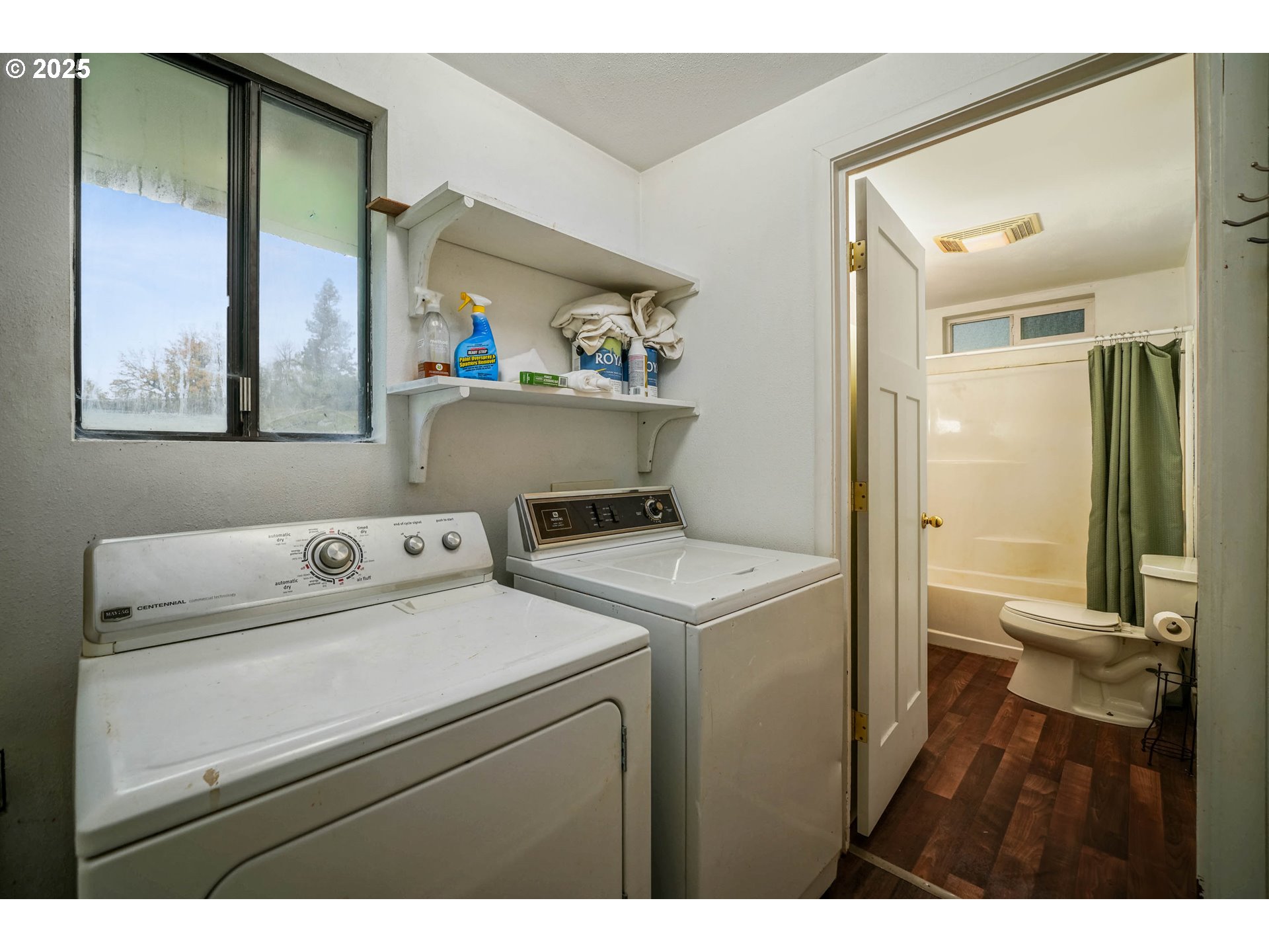 20125 McKillop Road Scotts Mills, OR 97375 - Photo 31 of 47 a utility room with dryer and washer