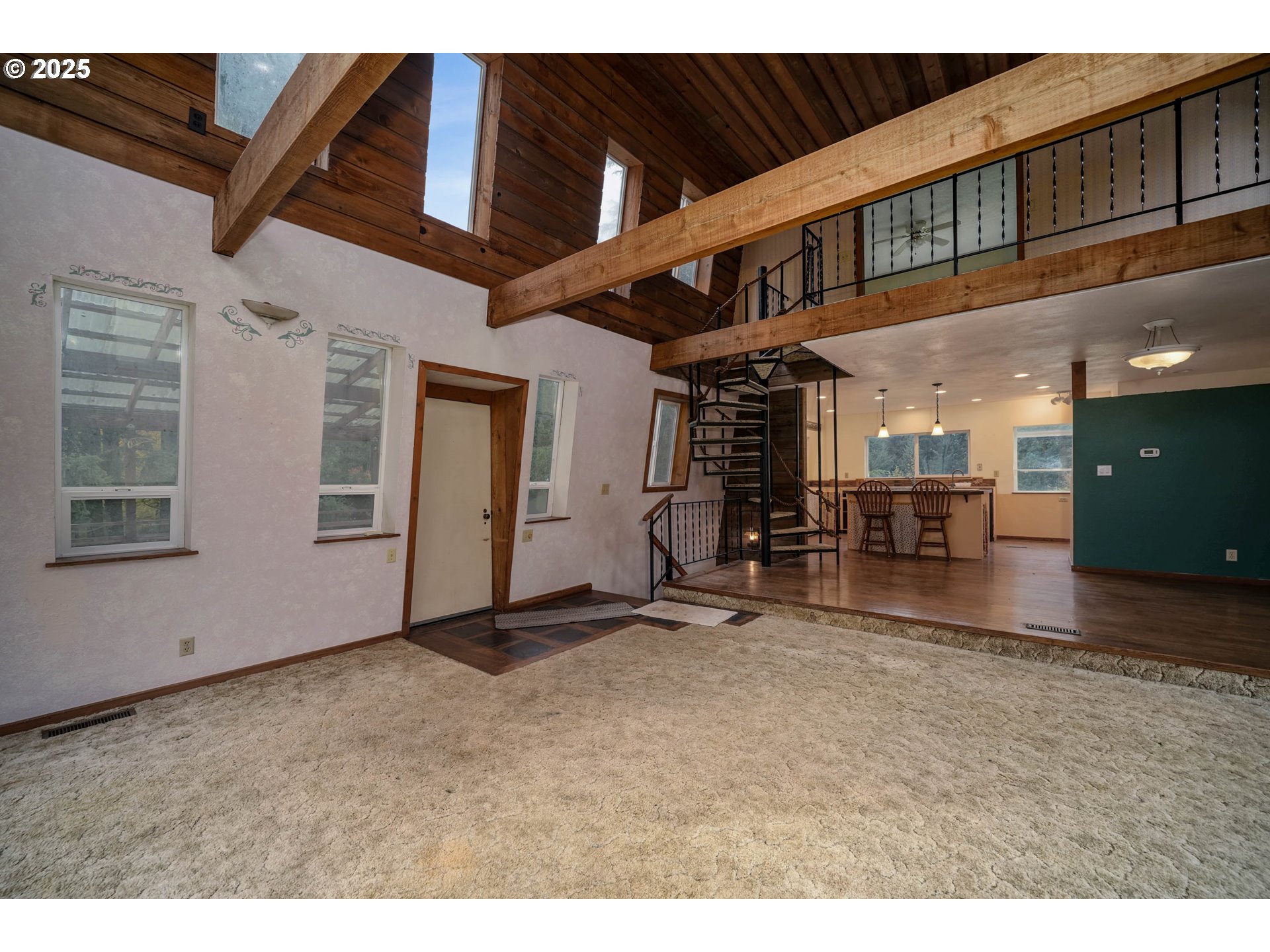 20125 McKillop Road Scotts Mills, OR 97375 - Photo 7 of 47 a view of a hallway with seating area