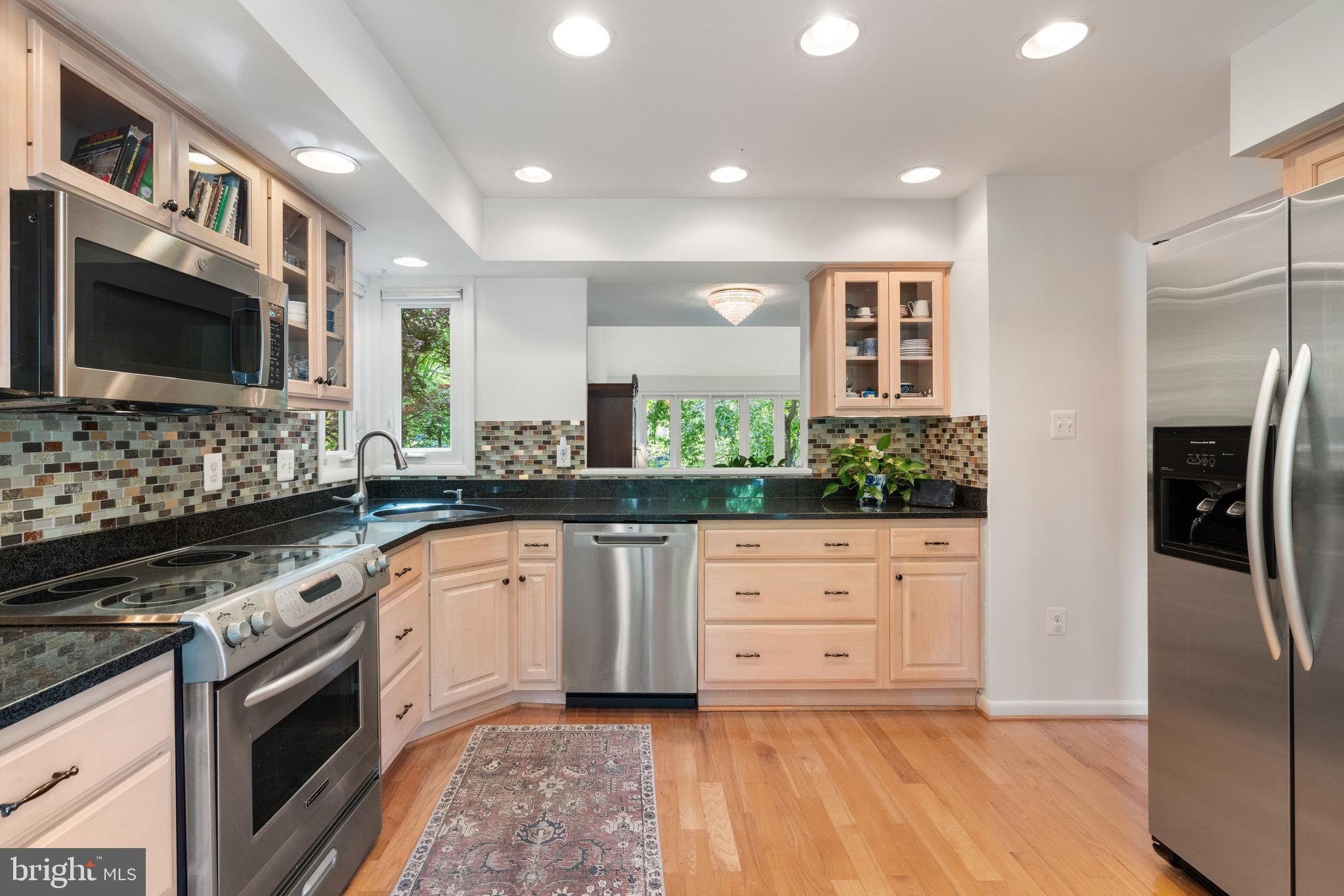 4752 Timber Ridge Drive Montclair, VA 22025 - Photo 15 of 72 Kitchen