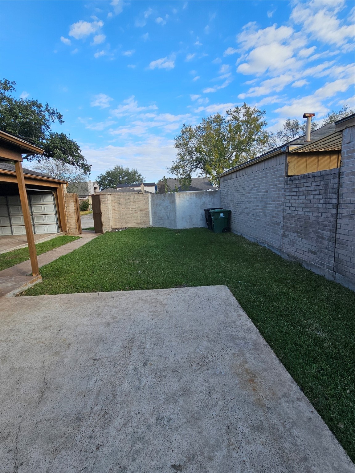 8151 Misty Ridge Lane Houston, TX 77071 - Photo 14 of 15 a view of backyard with green space