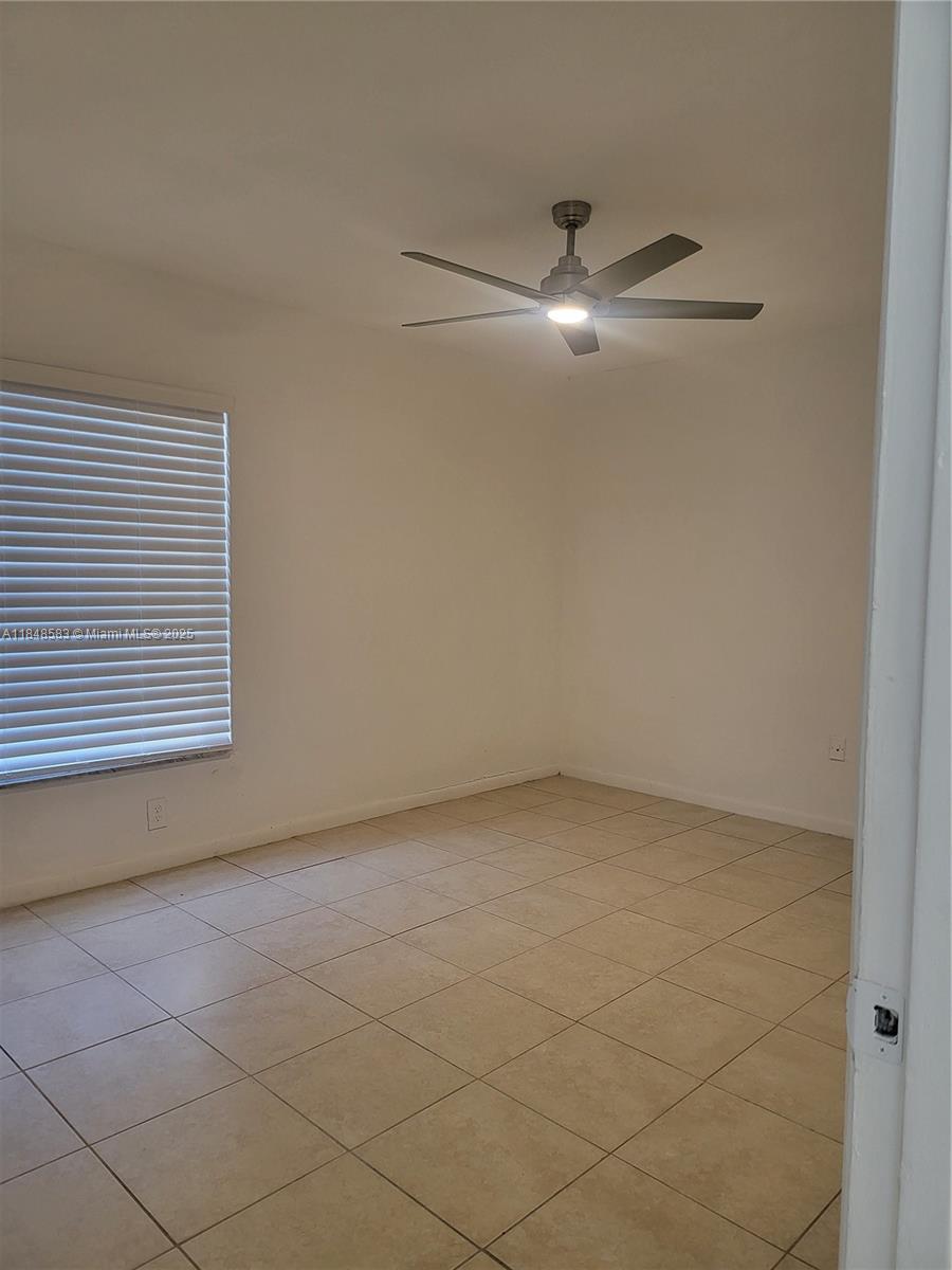 17500 Northwest 68th Avenue, Unit D3010 Hialeah, FL 33015 - Photo 5 of 8