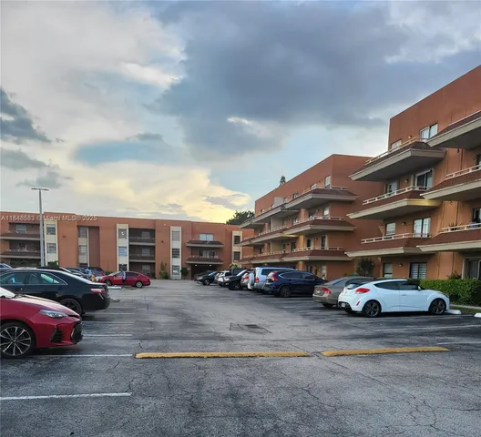 $1,700 | 17500 Northwest 68th Avenue, Unit D3010, Hialeah, FL 33015