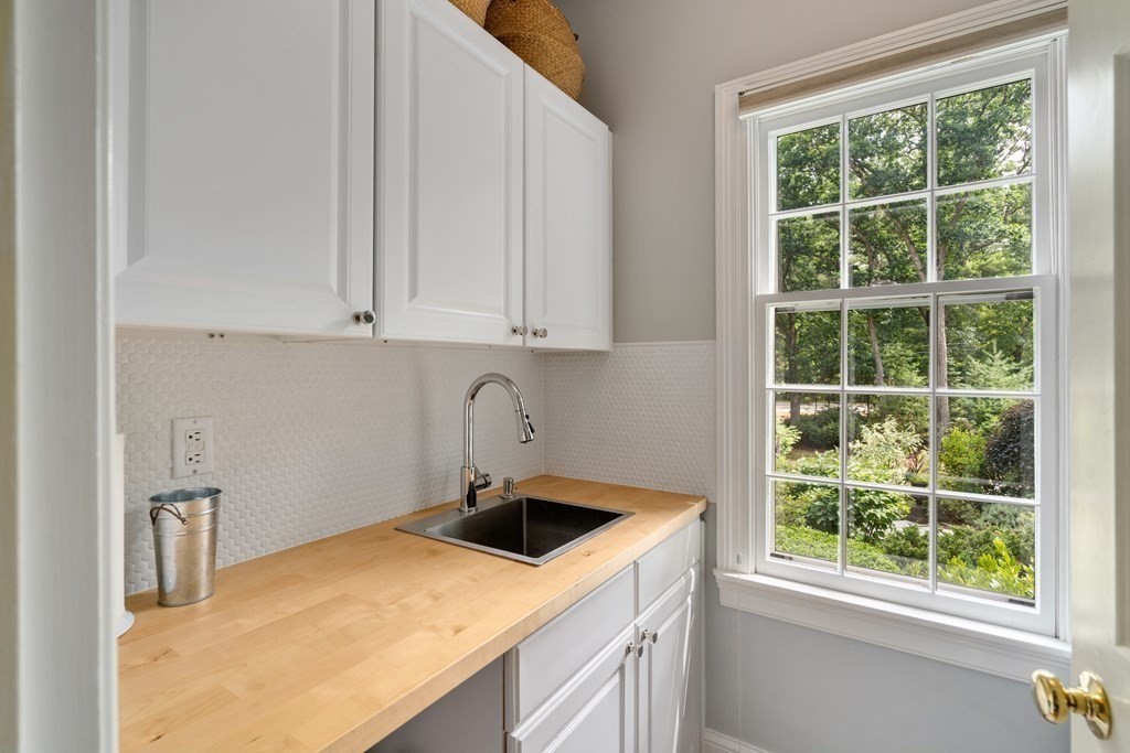 126 Dedham Street Dover, MA 02030 - Photo 14 of 28