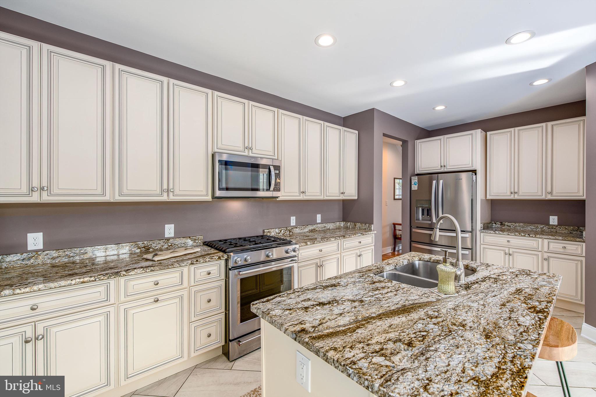 365 Prado Way Berkeley Springs, WV 25411 - Photo 17 of 60 Kitchen