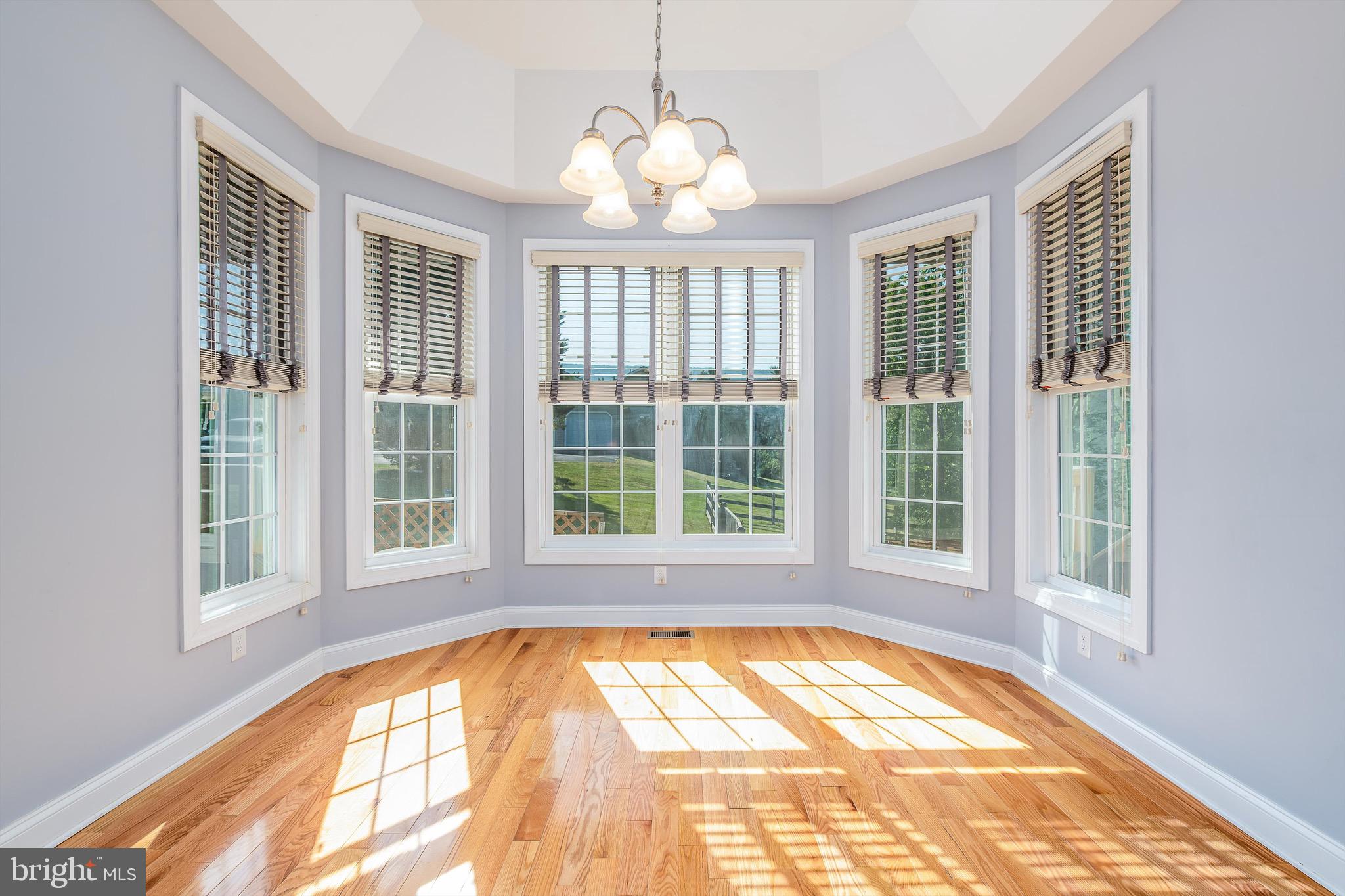 365 Prado Way Berkeley Springs, WV 25411 - Photo 23 of 60 Dining room