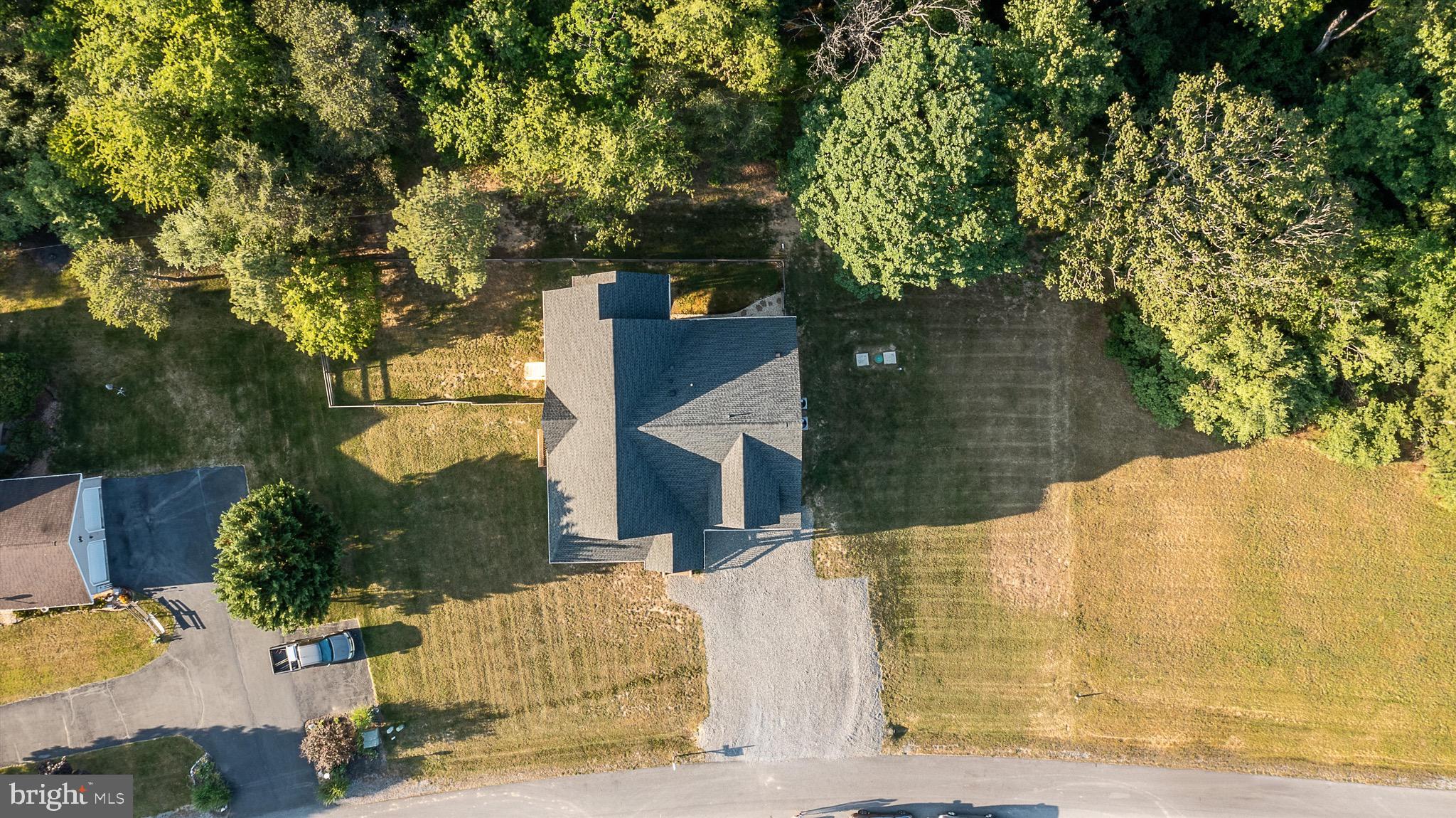 365 Prado Way Berkeley Springs, WV 25411 - Photo 4 of 60