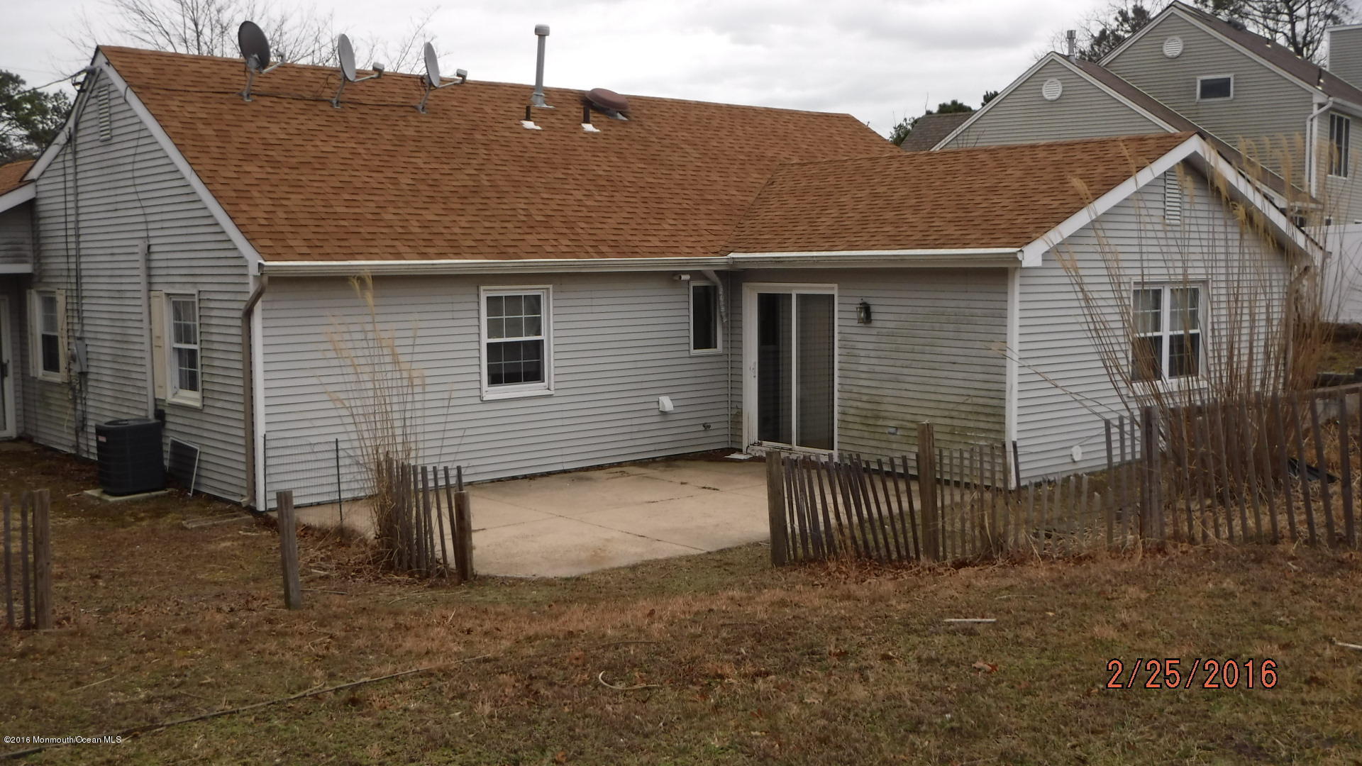 108 Toggle Road Manahawkin, NJ 08050 - Photo 2 of 11 a view of a house