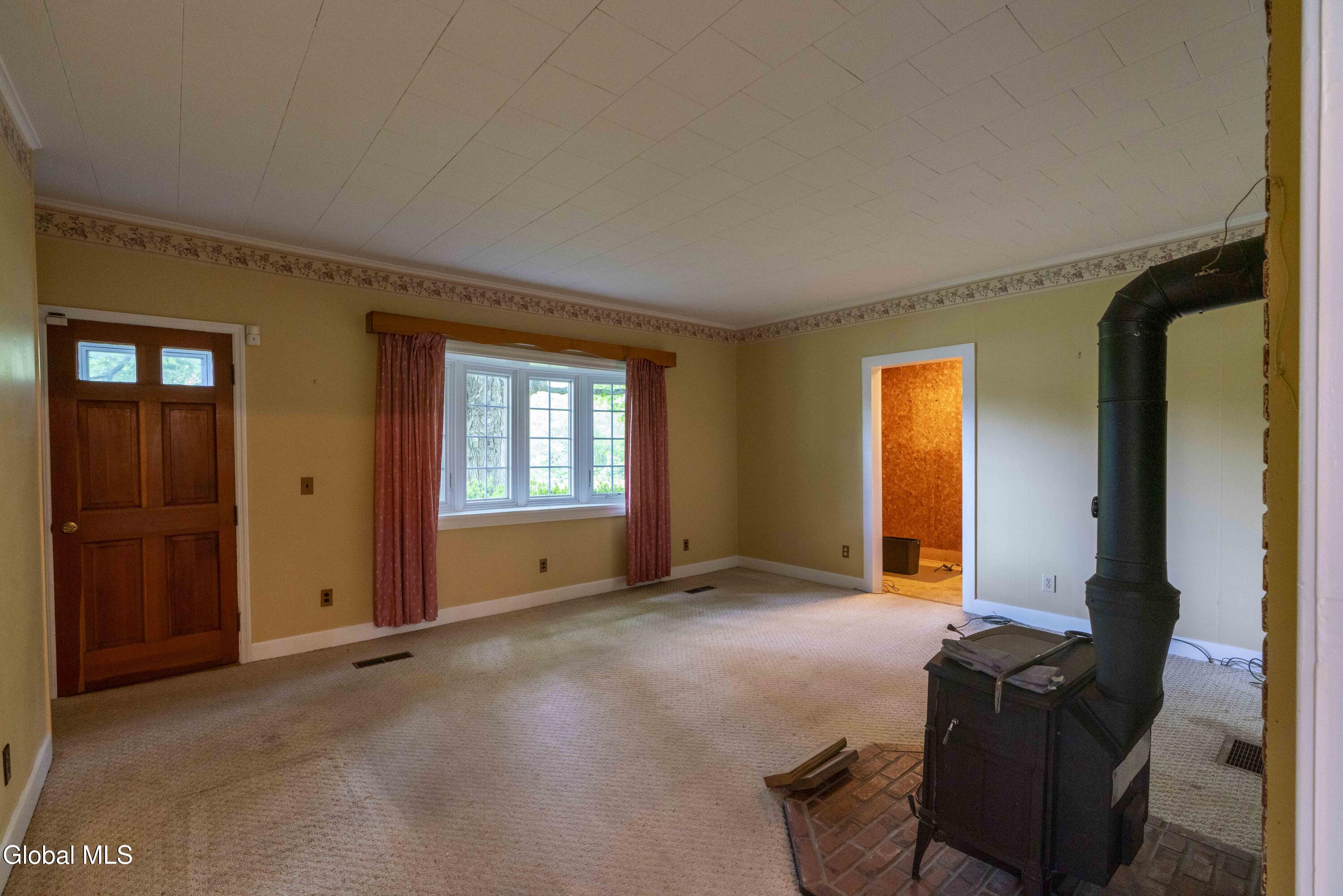 62 Paisley Road Milton, NY 12020 - Photo 5 of 26 62 Paisley-11