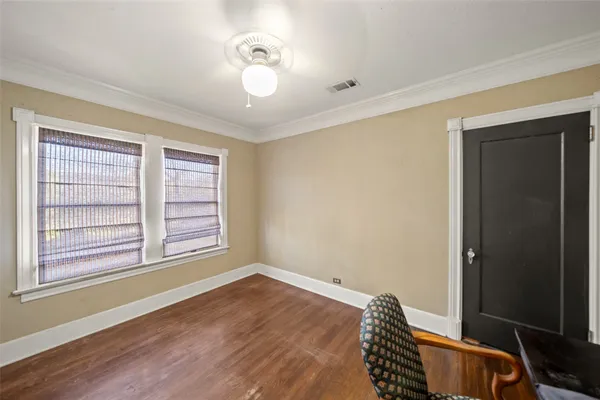 $995,000 | 200 South Cherry Street, Tomball, TX 77375