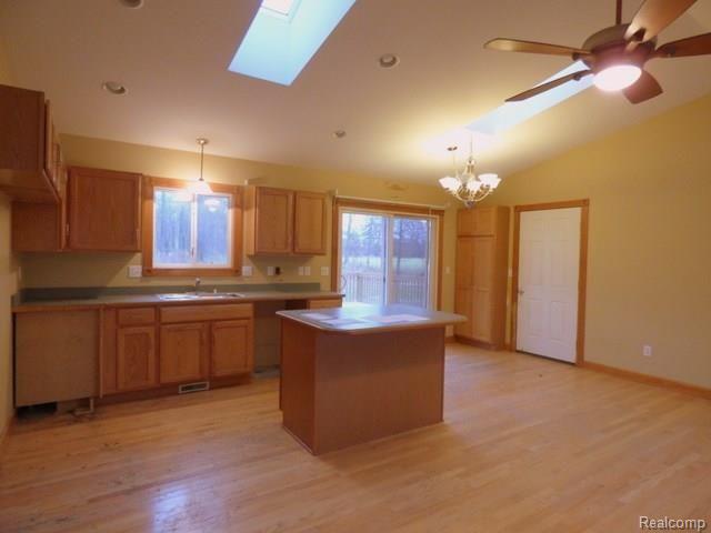 2220 Layton Road Fowlerville, MI 48836 - Photo 11 of 32 11 - 264-023171 KITCHEN AND DINING COMBO 1.jpg