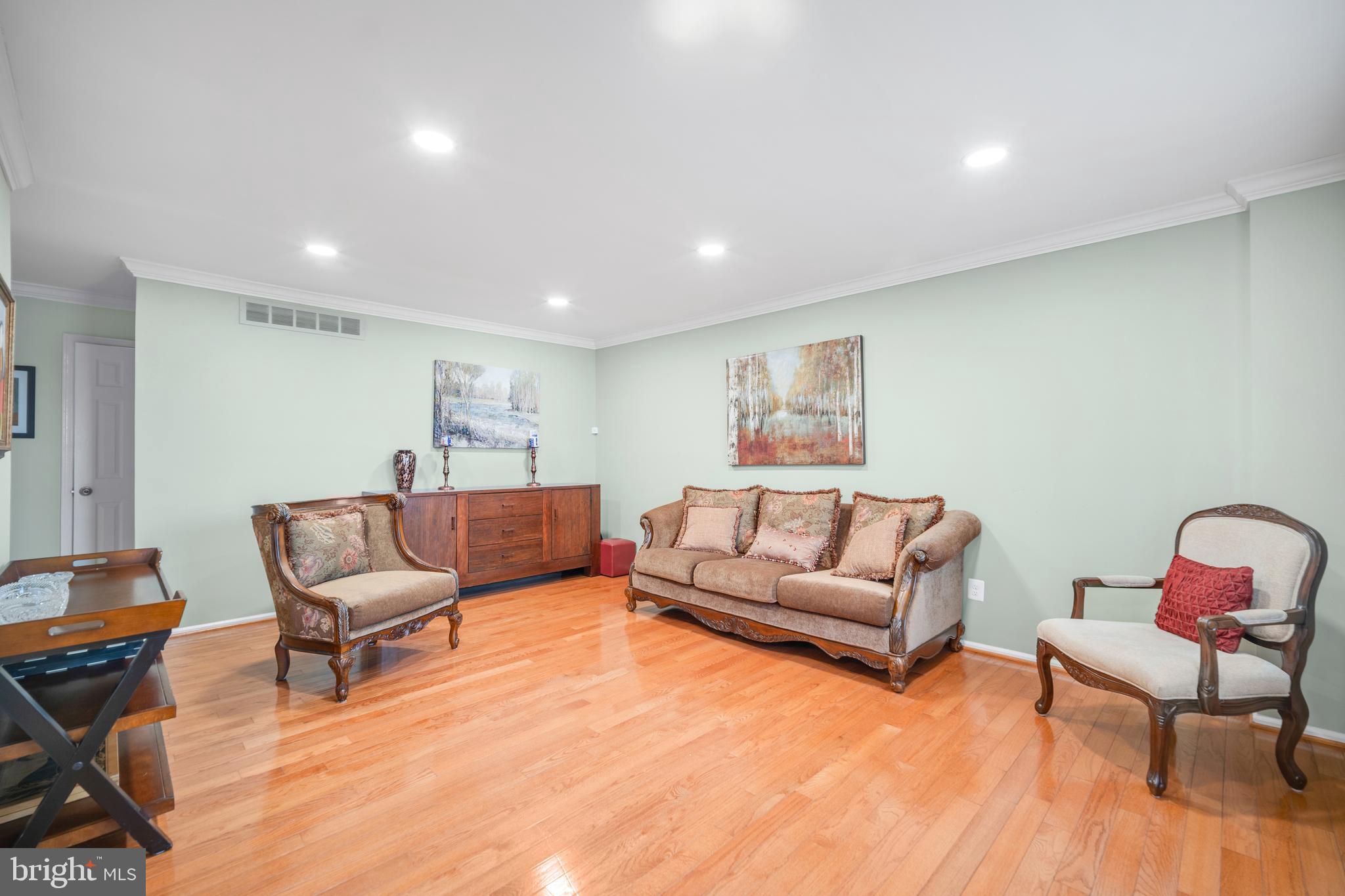 853 Green Ridge Circle Feasterville-Trevose, PA 19053 - Photo 15 of 40