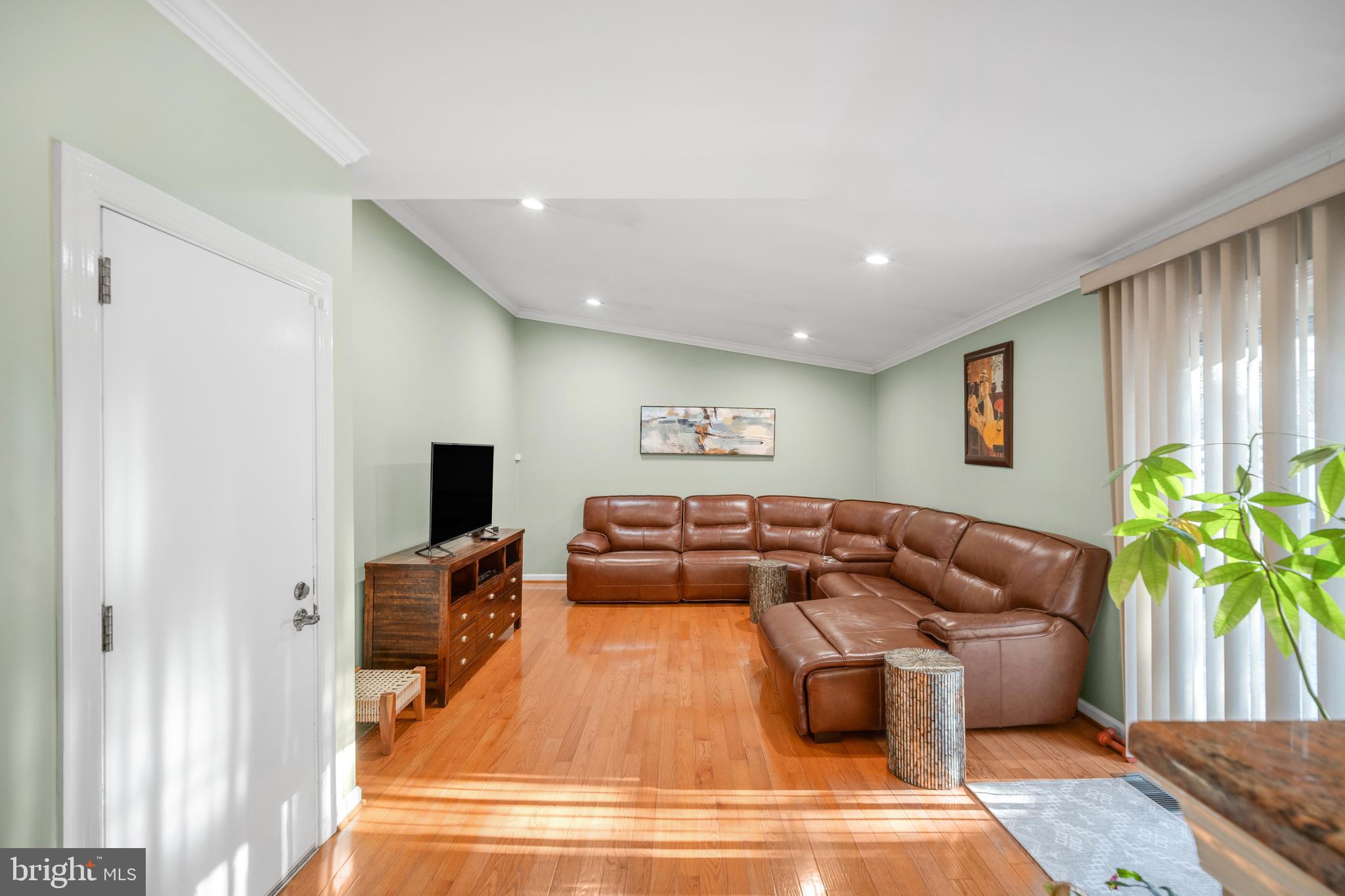 853 Green Ridge Circle Feasterville-Trevose, PA 19053 - Photo 19 of 40
