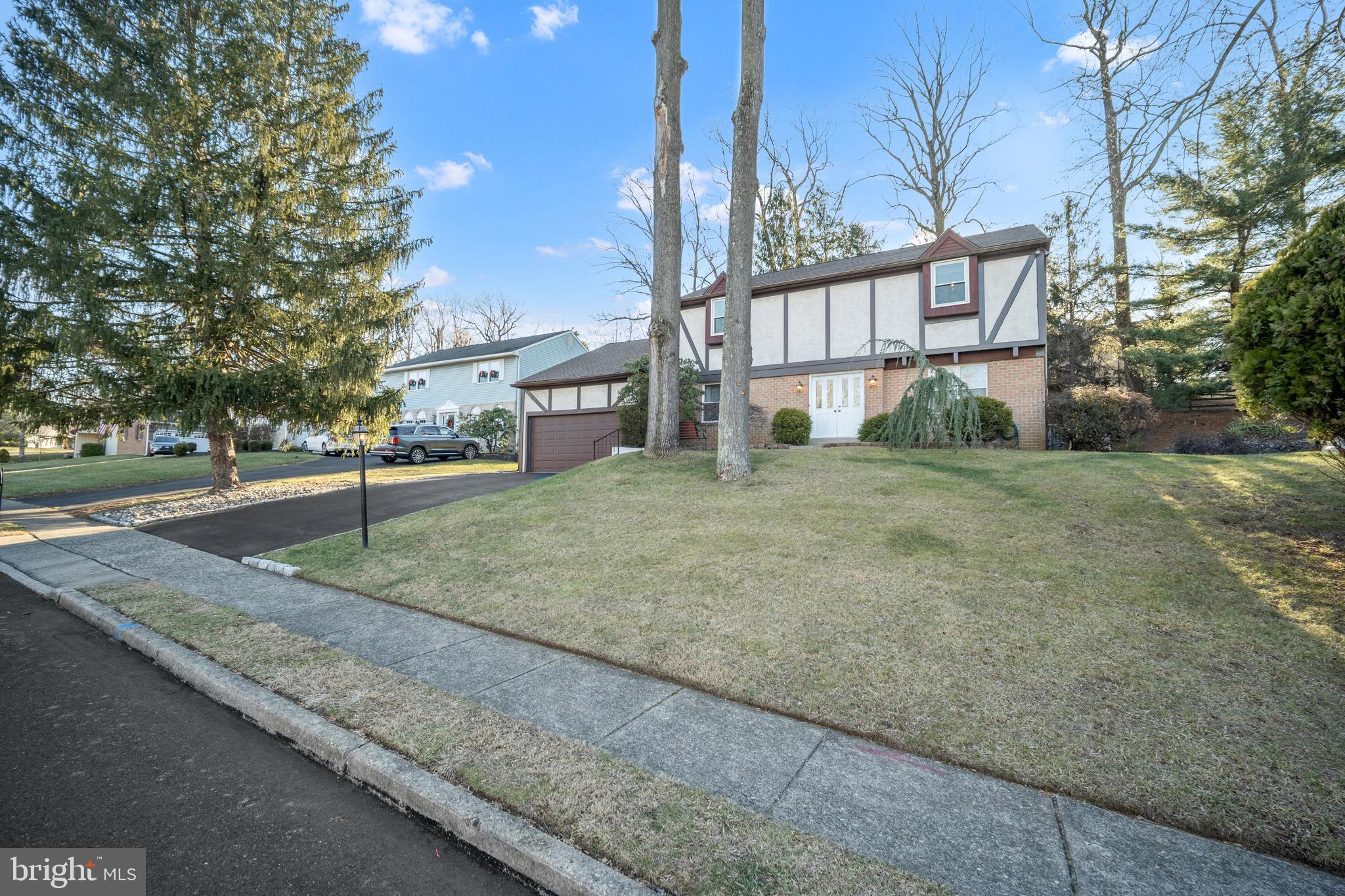 853 Green Ridge Circle Feasterville-Trevose, PA 19053 - Photo 2 of 40