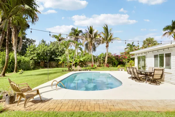 $699,000 | 8016 Southeast Palm Street, Hobe Sound, FL 33455