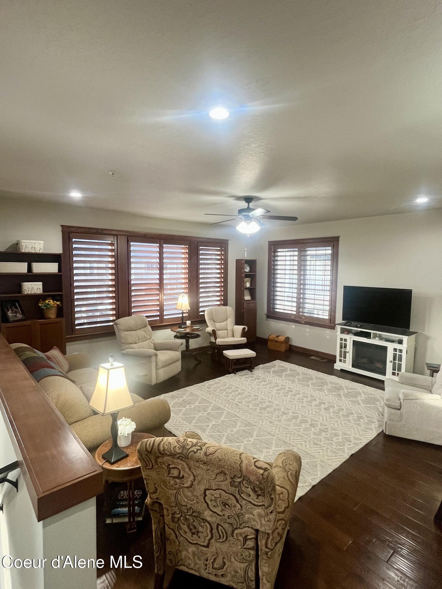 4580 Greenchain Loop, Unit 3 Coeur D'Alene, ID 83814 - Photo 4 of 22 IMG_3211