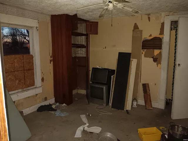 $28,405 | 317 West Glenn Street, Shelburn, IN 47879