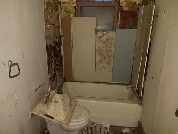 $27,904 | 317 West Glenn Street, Shelburn, IN 47879