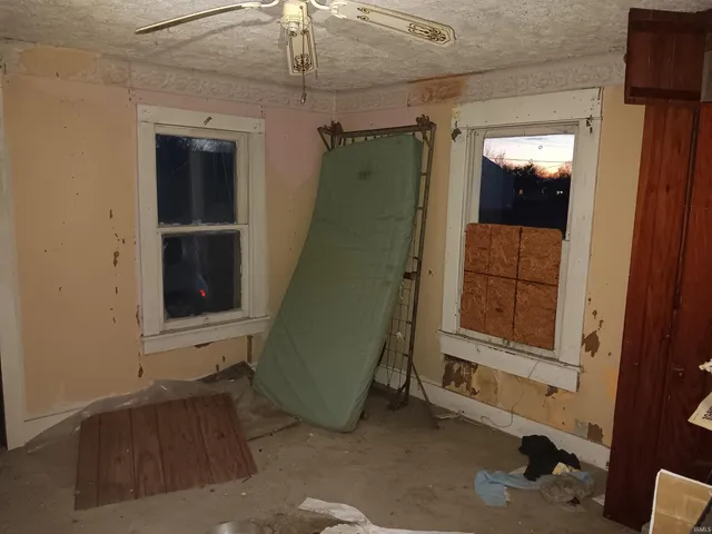 $28,405 | 317 West Glenn Street, Shelburn, IN 47879