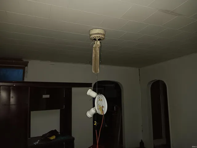 $28,405 | 317 West Glenn Street, Shelburn, IN 47879