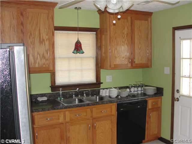 1311 Grapevine Road Sandston, VA 23150 - Photo 3 of 12 Kitchen