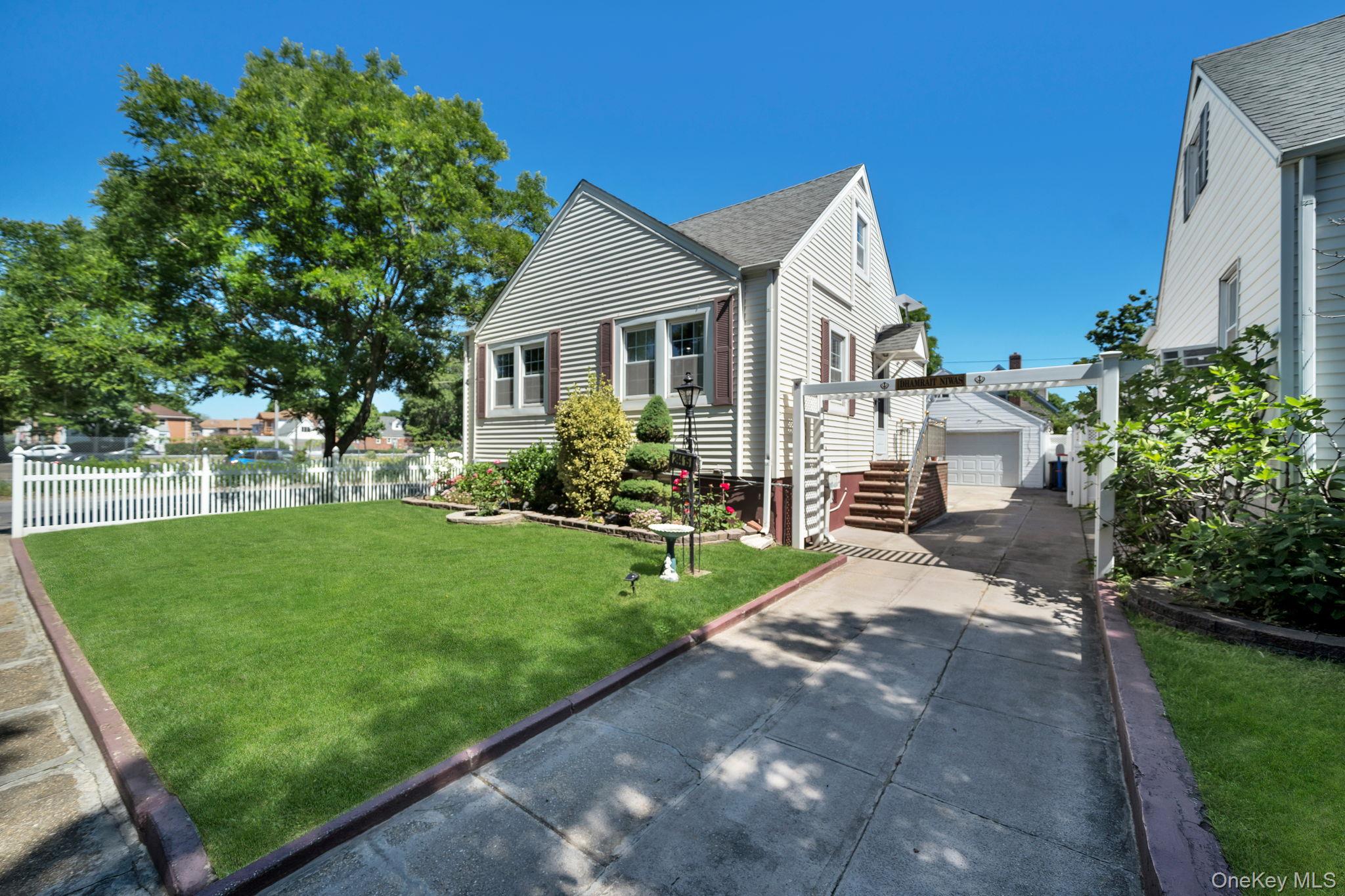 244-15 85th Road Queens, NY 11426 - Photo 1 of 30