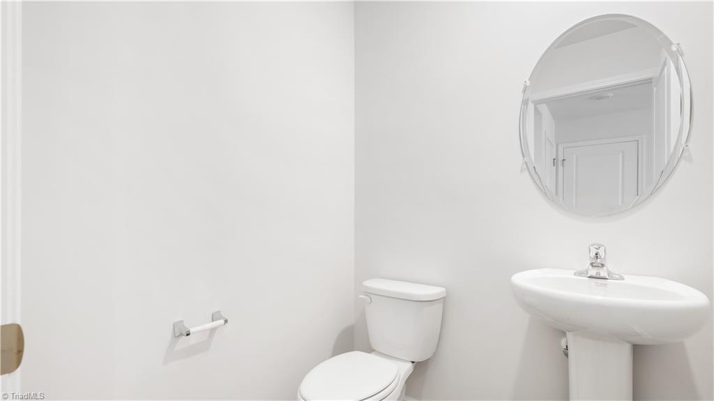 119 Red Leaf Drive King, NC 27021 - Photo 4 of 20 *photos are of model home and are for representational purposes only.