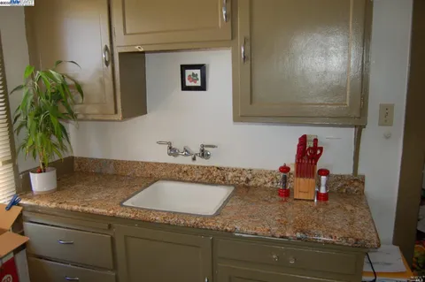 $975,000 | 5103 Fairfax Avenue, Oakland, CA 94601