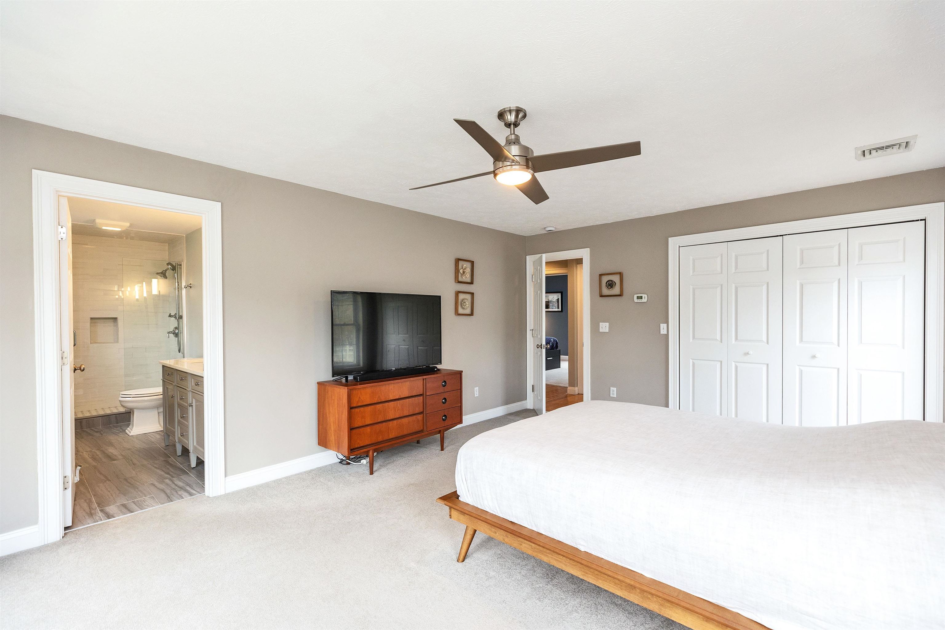 2246 Elm Street Manchester, NH 03104 - Photo 25 of 40